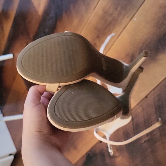 Dream Paris Nude Stilettos - Picture 2 of 4